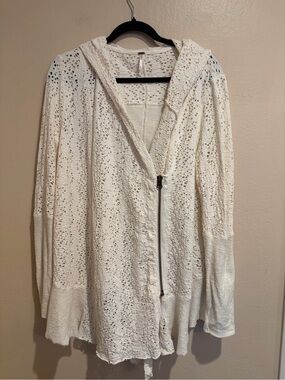 Free People Ivory Eyelet Hoodie w/ Zipper Front, Beachy and Lightweight, size S